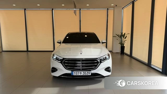 Mercedes-Benz E-Class W214 2025 Белый из Кореи, фото 4