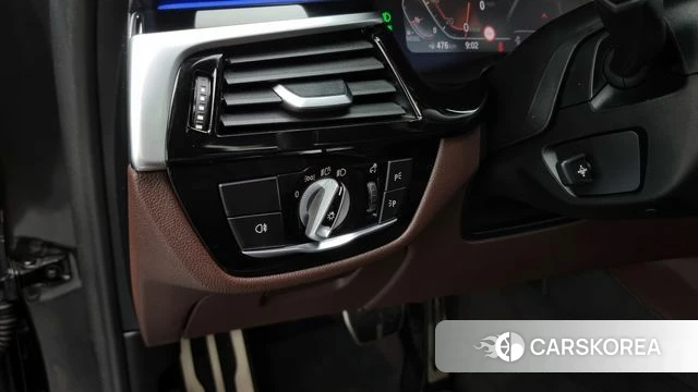 BMW 5 Series (G30) 2021 Серый из Кореи, фото 4