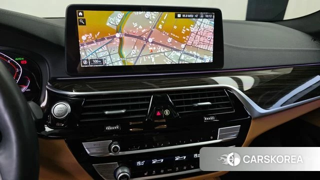 BMW 5 Series (G30) 2021 Белый из Кореи, фото 4