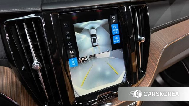 Volvo XC60 second Generation 2023 Белый из Кореи, фото 4