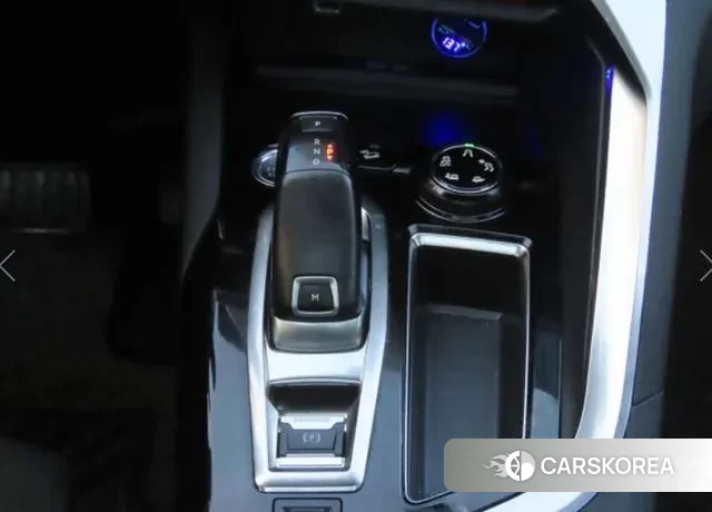 Peugeot 5008 second generation 2020 Черный из Кореи, фото 4