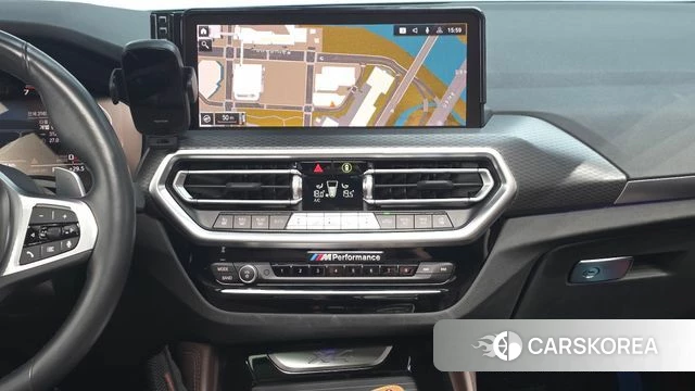BMW X4 (G02) 2023 Светло-серебряный цвет из Кореи, фото 4