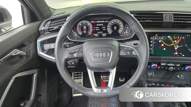 Audi Q3 (F3) 2023 Серый из Кореи, фото 4