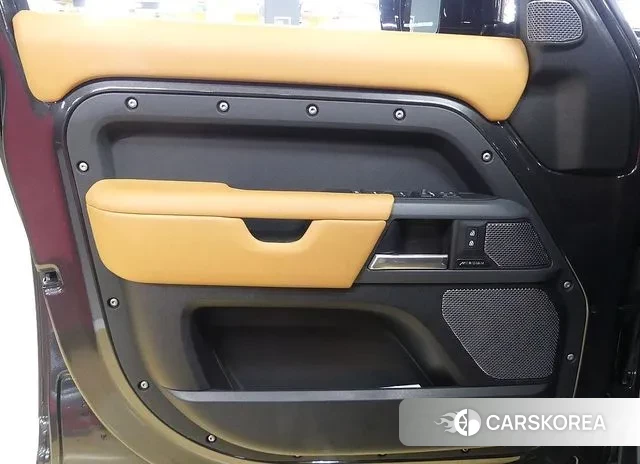 Land Rover Defender (L663) 2024 Серый из Кореи, фото 4