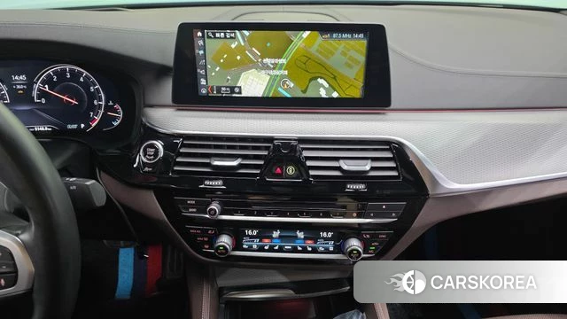 BMW 5 Series (G30) 2018 Серый из Кореи, фото 4
