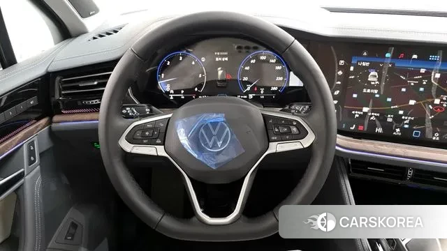 Volkswagen Touareg 3rd generation 2025 Черный из Кореи, фото 4