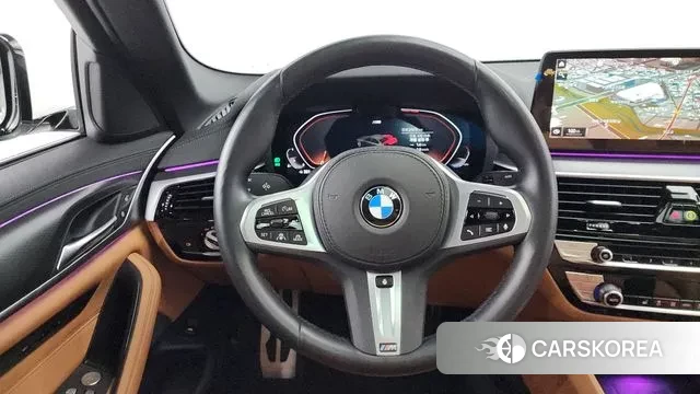 BMW 5 Series (G30) 2022 Белый из Кореи, фото 4