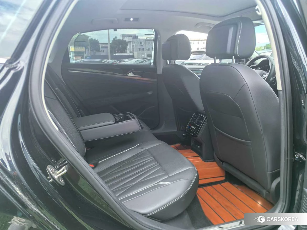 Volkswagen Passat 2023 Коричневый из Китая, фото 4