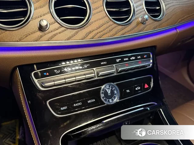 Mercedes-Benz E-Class W213 2019 Белый из Кореи, фото 4