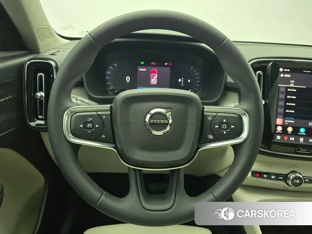Volvo XC40 2024 Черный из Кореи, фото 4