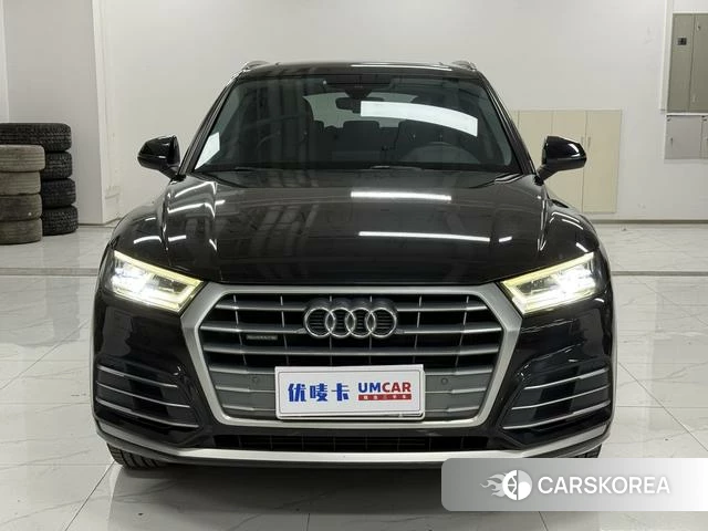 Audi Q5L 2021 Черный из Китая, фото 4