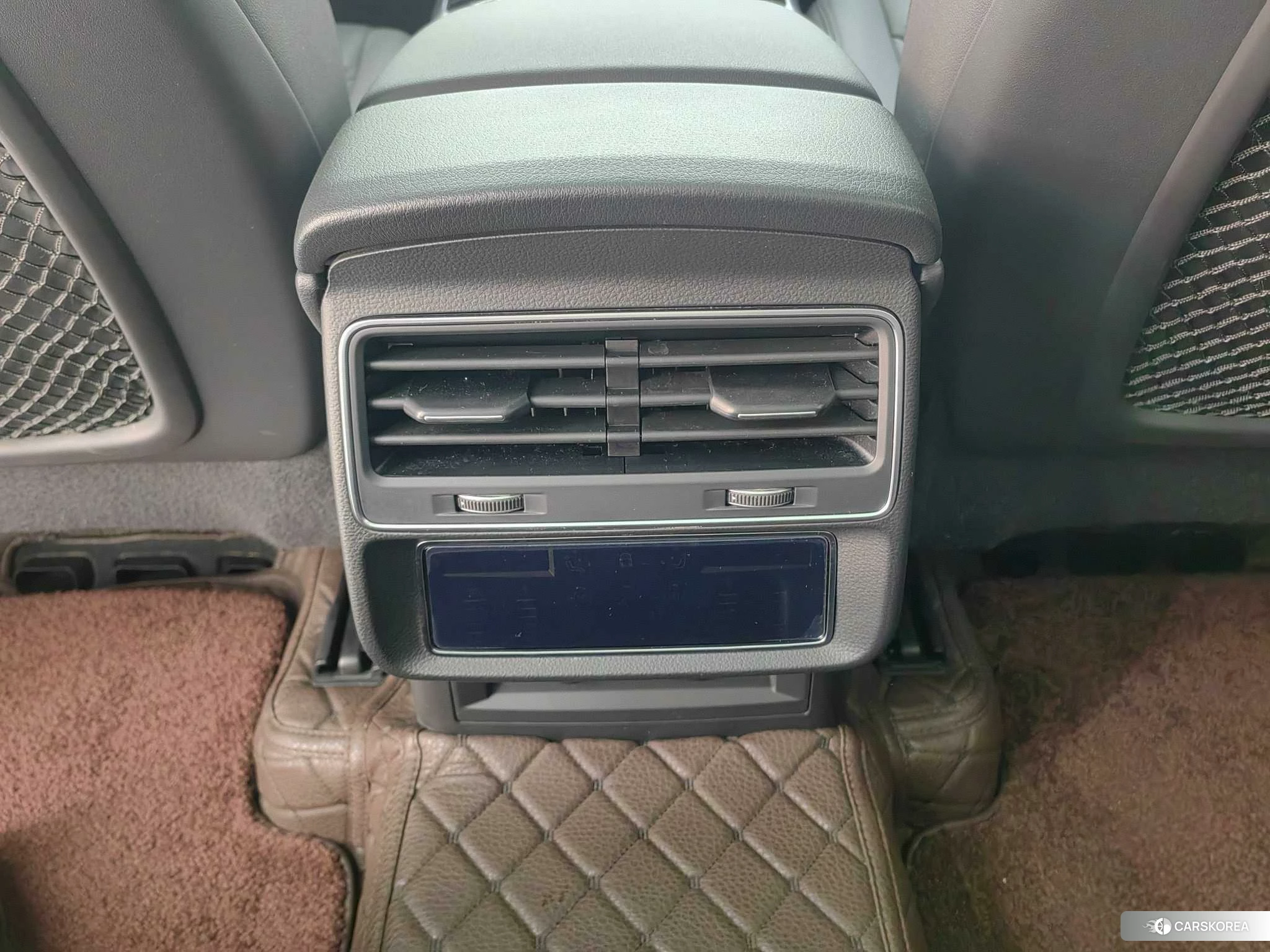 Audi Q7 2020 Черный из Китая, фото 4