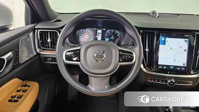 Volvo V60 Cross-Country 2nd Generation 2022 Белый из Кореи, фото 4