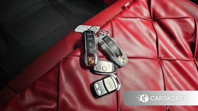 Porsche 718 Cayman 2021 Серебряный из Кореи, фото 4