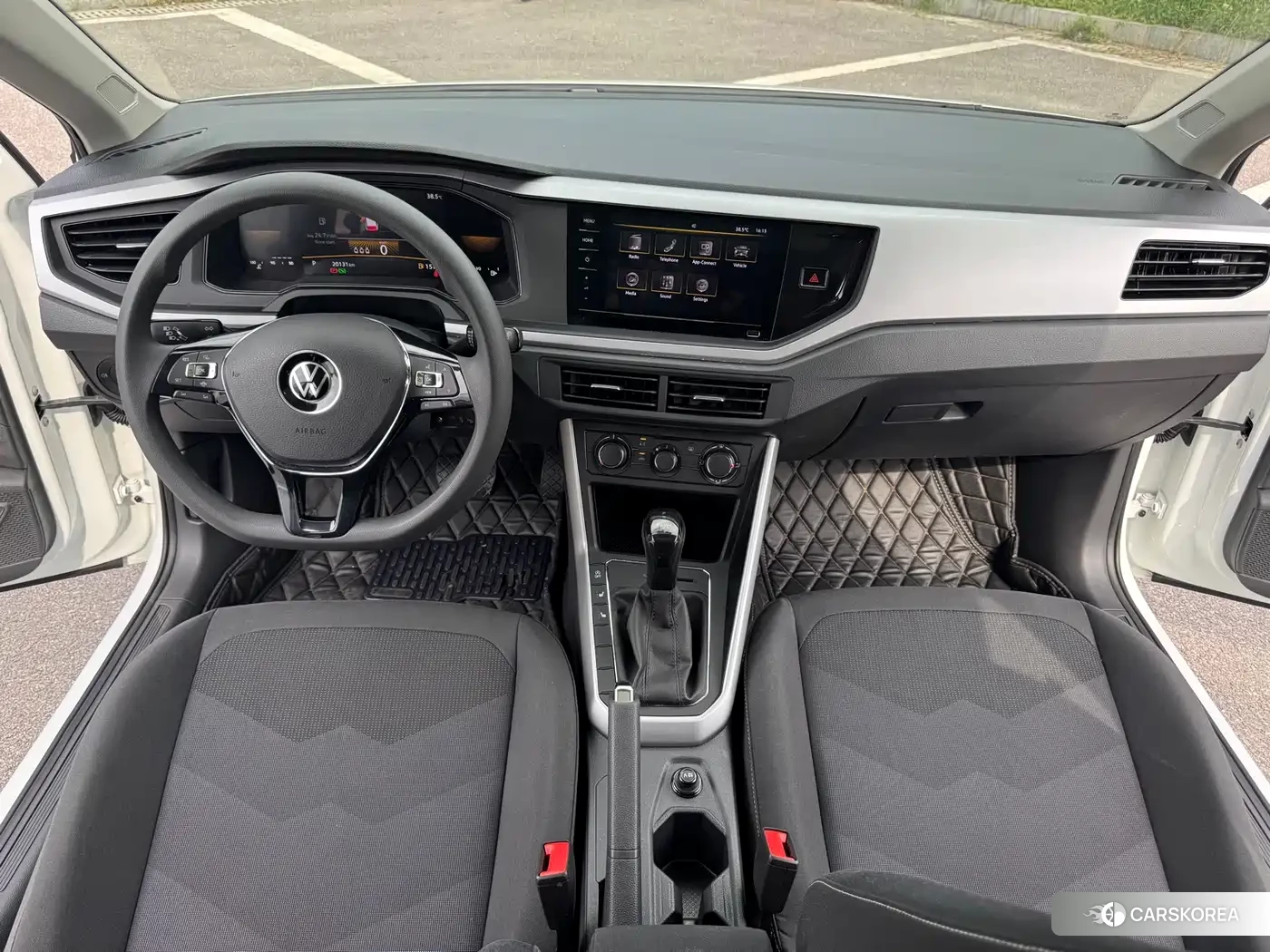 Volkswagen Polo 2022 Белый из Китая, фото 4