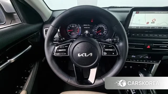 Kia Seltos 2022 Белый из Кореи, фото 4
