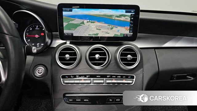 Mercedes-Benz C-Class W205 2019 Белый из Кореи, фото 4