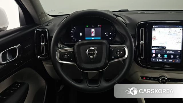 Volvo XC40 2023 Белый из Кореи, фото 4