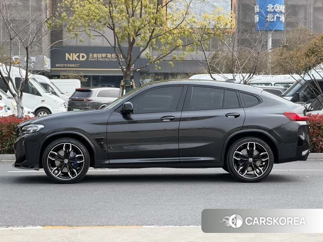 BMW X4 2023 Темно-серый из Китая, фото 4