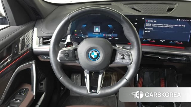 BMW iX1 (U11) 2023 Серебристо-серый из Кореи, фото 4