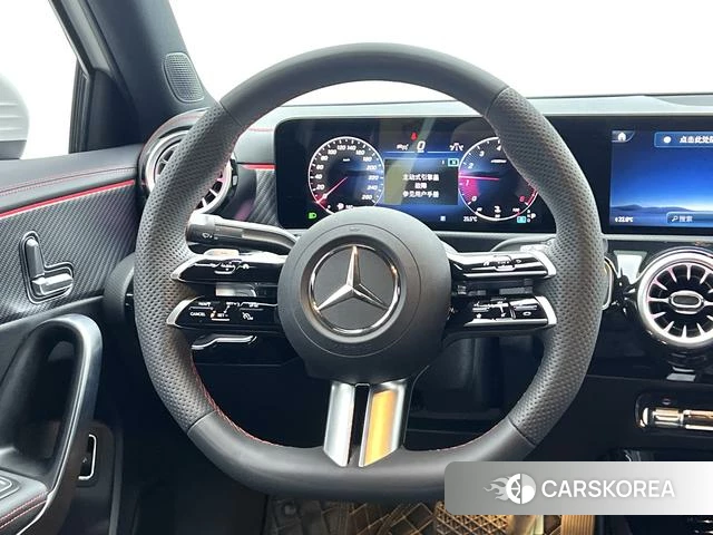 Mercedes-Benz Class A 2023 Белый из Китая, фото 4