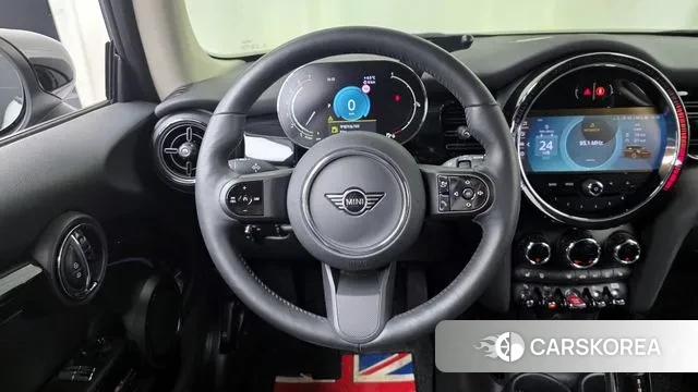 Mini Cooper 2023 Белый из Кореи, фото 4
