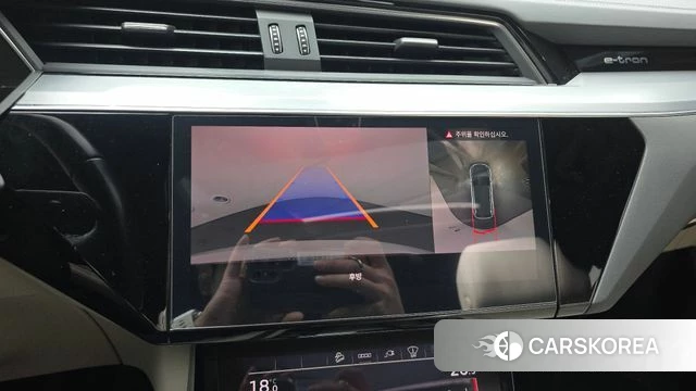 Audi e-Tron 2021 Белый из Кореи, фото 4