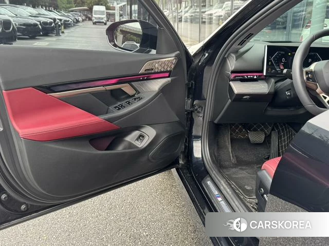 BMW 5 series 2025 Черный из Китая, фото 4