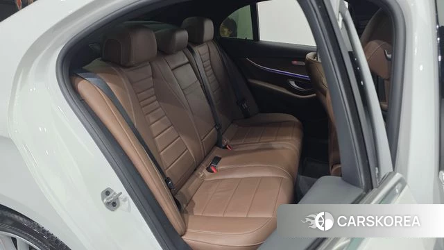 Mercedes-Benz E-Class W213 2021 Белый из Кореи, фото 4