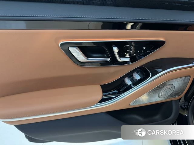 Mercedes-Benz S-class PHEV 2023 Черный из Китая, фото 4