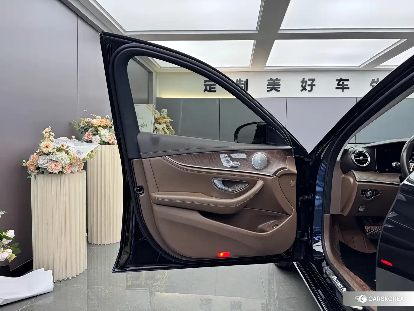 Mercedes-Benz E-Class 2023 Черный из Китая, фото 4