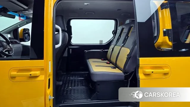 Hyundai Staria 2024 Желтый из Кореи, фото 4