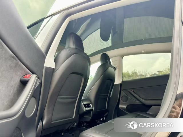 Tesla Model Y 2022 Черный из Китая, фото 4