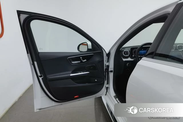 Mercedes-Benz Class C 2023 Белый из Китая, фото 4