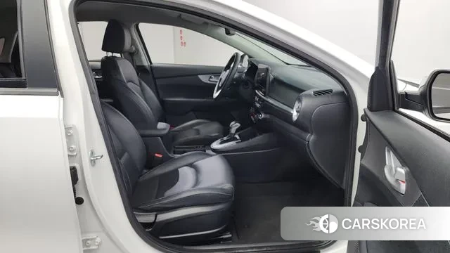 Kia The New K3 2nd generation 2022 Белый из Кореи, фото 4