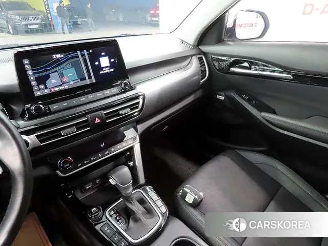 Kia Seltos 2022 Белый из Кореи, фото 4