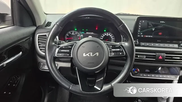 Kia Seltos 2022 Белый из Кореи, фото 4