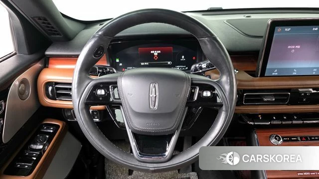 Lincoln Aviator 2nd generation 2021 Белый из Кореи, фото 4