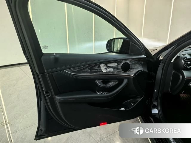 Mercedes-Benz E-class 2023 Зеленый из Китая, фото 4