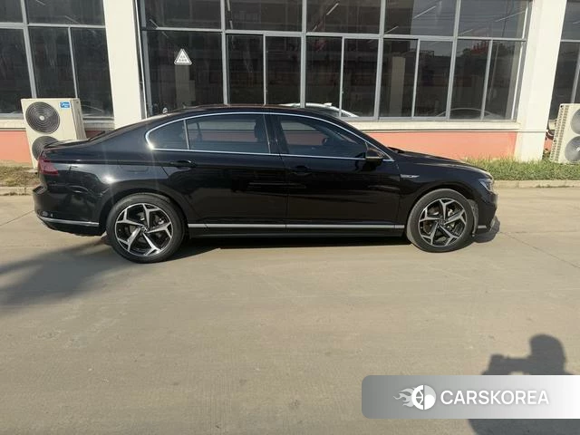 Volkswagen Magotan 2023 Черный из Китая, фото 4