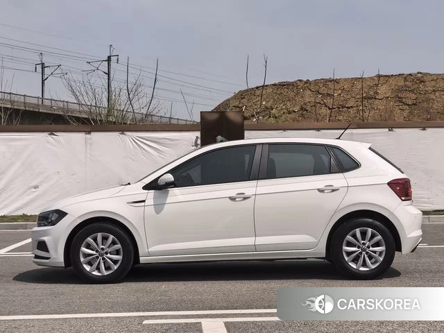 Volkswagen Polo 2022 Белый из Китая, фото 4