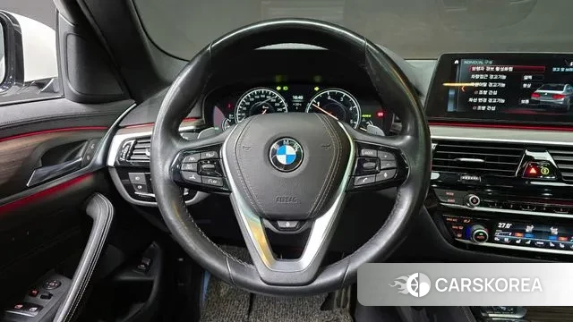 BMW 5 Series (G30) 2018 Белый из Кореи, фото 4