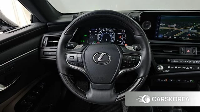 Lexus ES300h 7th generation 2023 Белый из Кореи, фото 4