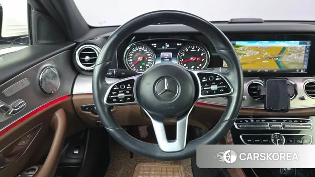 Mercedes-Benz E-Class W213 2018 Белый из Кореи, фото 4