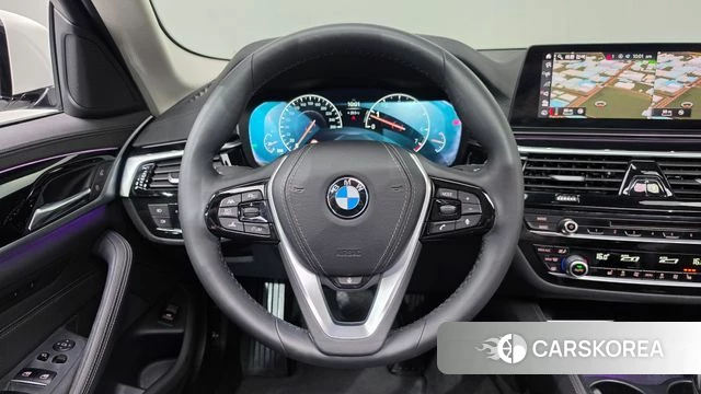 BMW 5 Series (G30) 2019 Белый из Кореи, фото 4