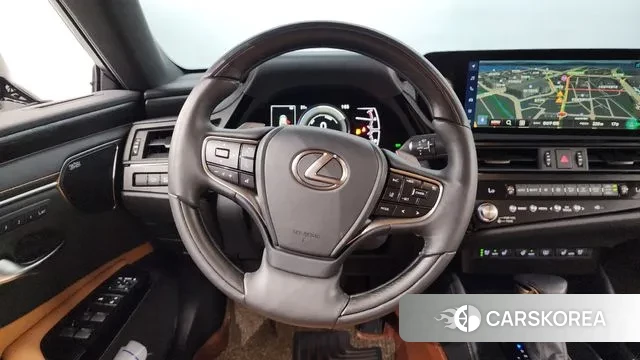 Lexus ES300h 7th generation 2023 Белый из Кореи, фото 4