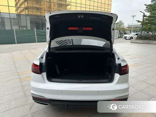 Audi A4L 2024 Белый из Китая, фото 4