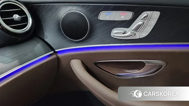 Mercedes-Benz E-Class W213 2023 Белый из Кореи, фото 4