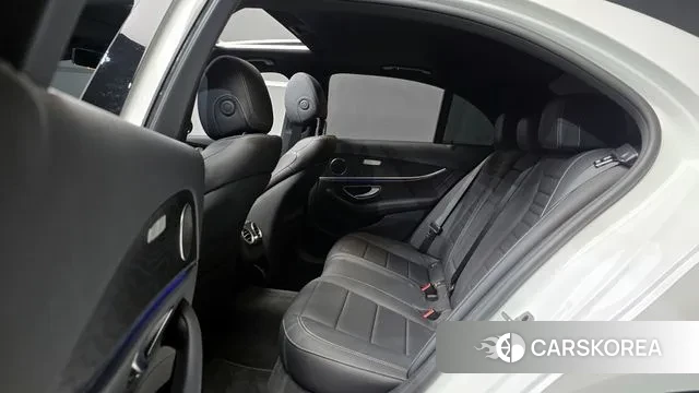 Mercedes-Benz E-Class W213 2022 Белый из Кореи, фото 4