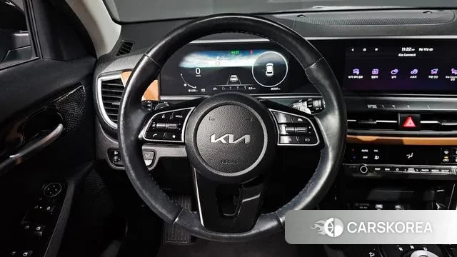 Kia The New Seltos 2023 Светло-серебряный цвет из Кореи, фото 4